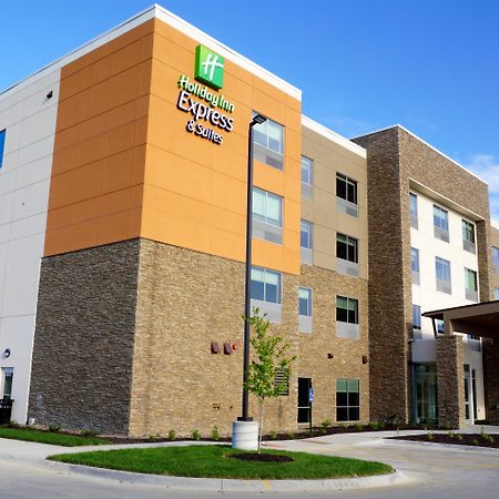 Holiday Inn Express & Suites Omaha - Millard Area By Ihg Luaran gambar