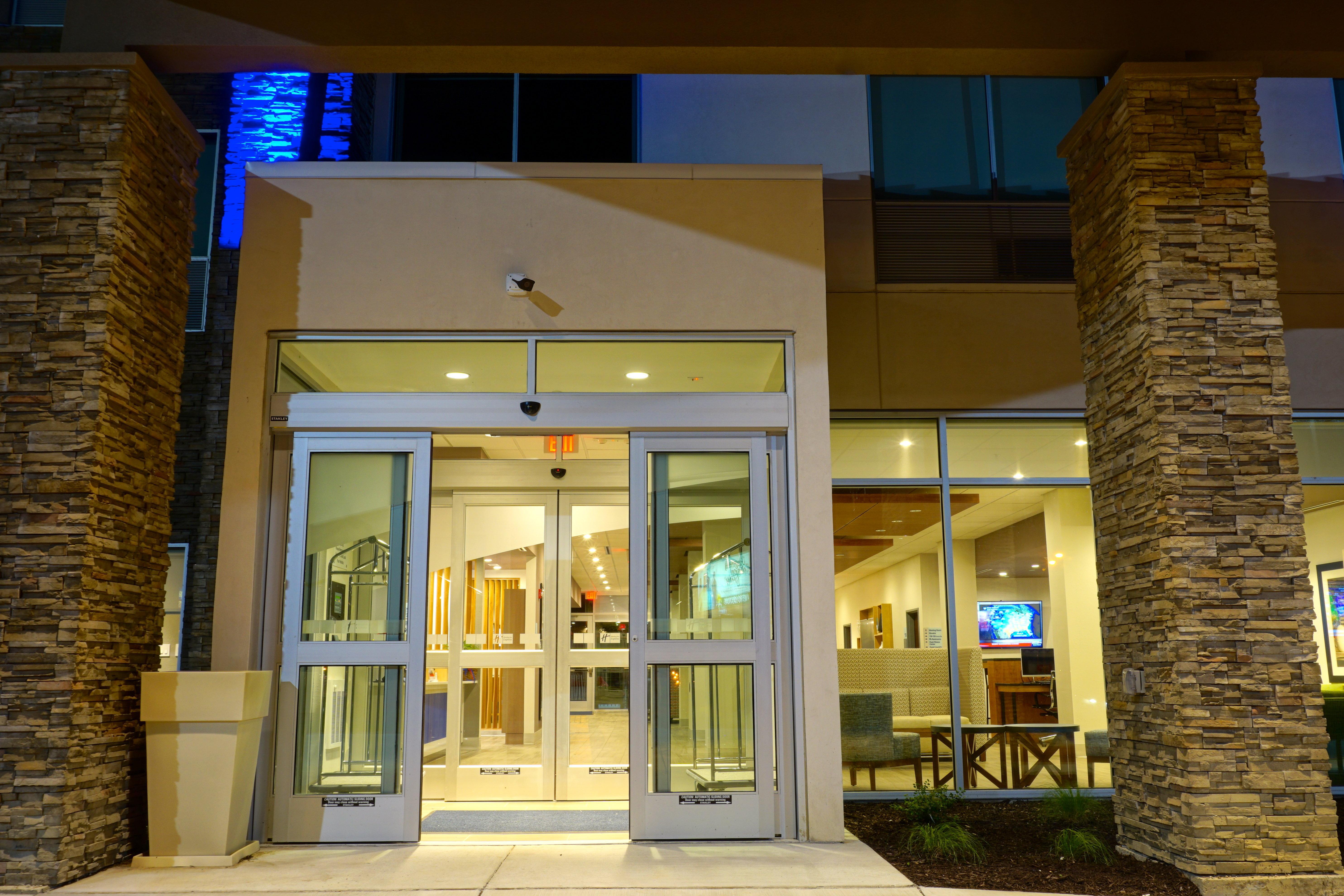 Holiday Inn Express & Suites Omaha - Millard Area By Ihg Luaran gambar