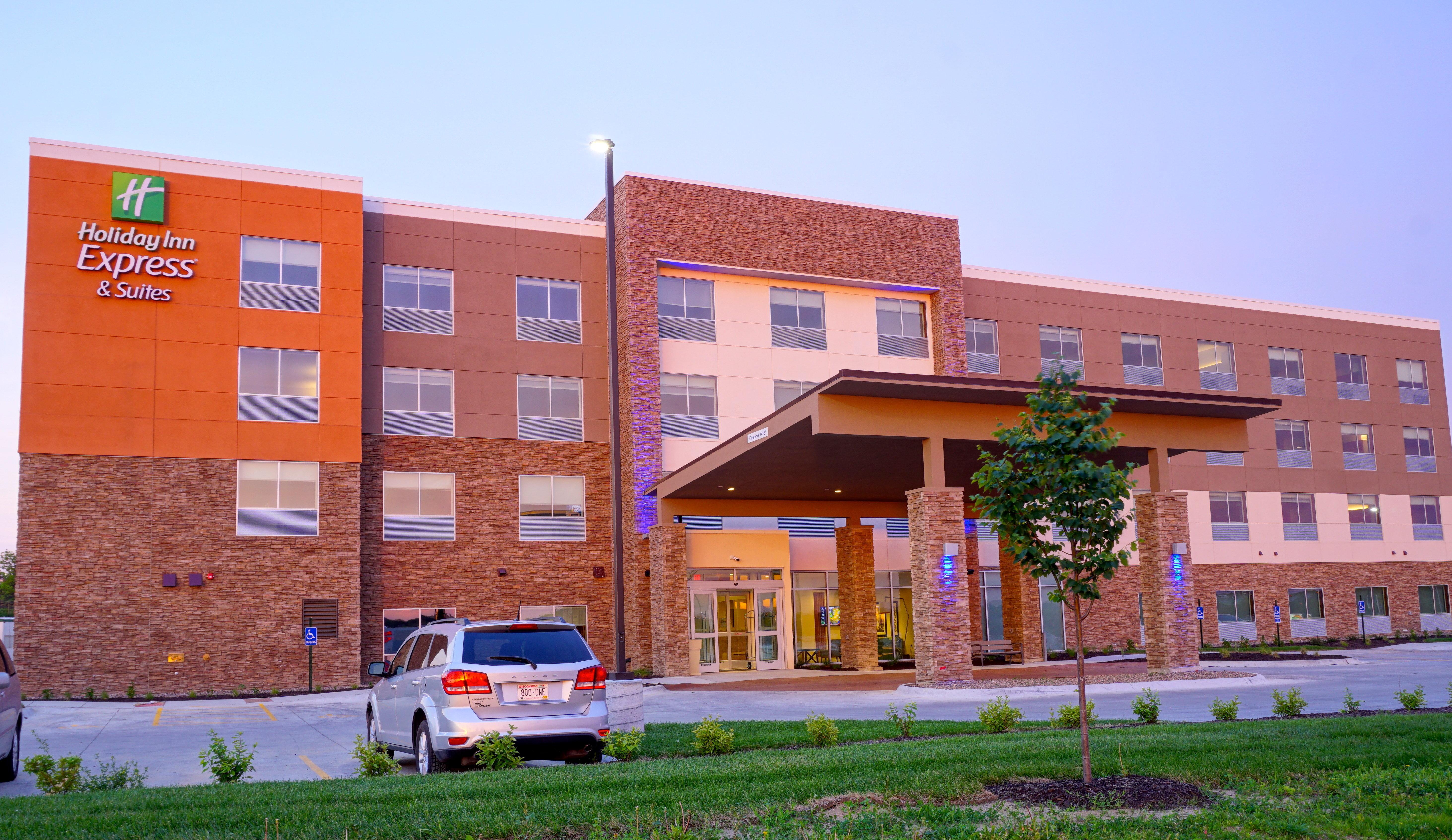 Holiday Inn Express & Suites Omaha - Millard Area By Ihg Luaran gambar